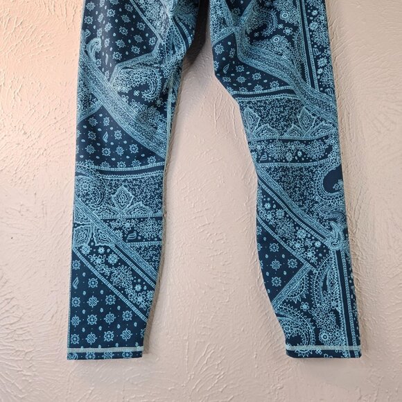 Fabletics Leggings Sz Large Blue Bandana Stretchy Athletic Workout Pull On Pants - Picture 7 of 13